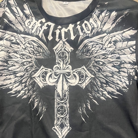 Black Graphic T-Shirt with Cross Design - Picture 2 of 7